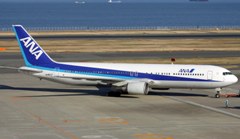 全日本空輸(日本). ボーイング767-381(JA8677)