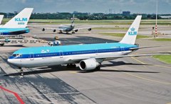 KLMオランダ航空(オランダ)、ボーイング767-306ER(PH-BZA)