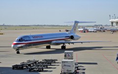 アメリカン航空(アメリカ).ボーイング(マクドネルダグラス)MD-83(DC-9-83)(N589AA)