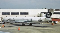 アラスカ航空、MD-83(DC-9-83)(N977AS)
